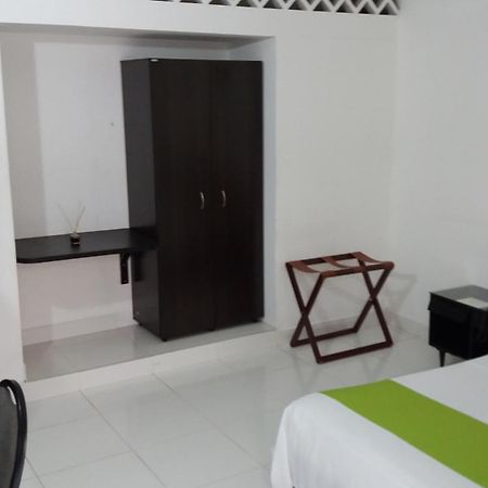 Hotel Royal Plaza Флоренсия Экстерьер фото